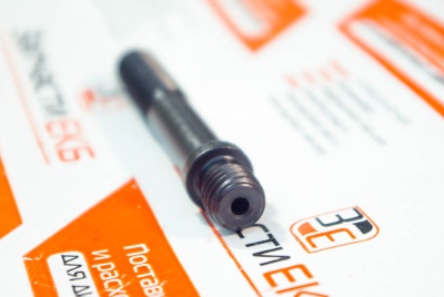 3895832 Шпилька направляющая блока цилиндров M10X1.5X50 STUD Cummins M